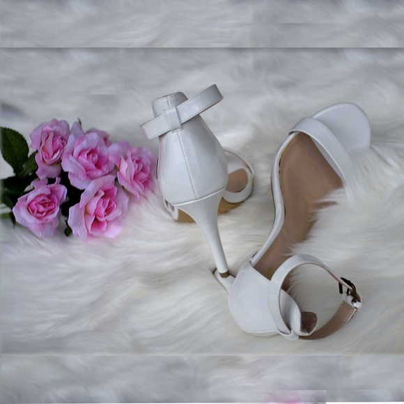 Mix No 6 Open Toe Synthetic White Sandals. - Picture 4 of 5